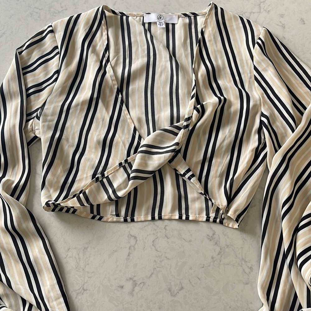 Criss Cross Long Sleeve Pattern Blouse